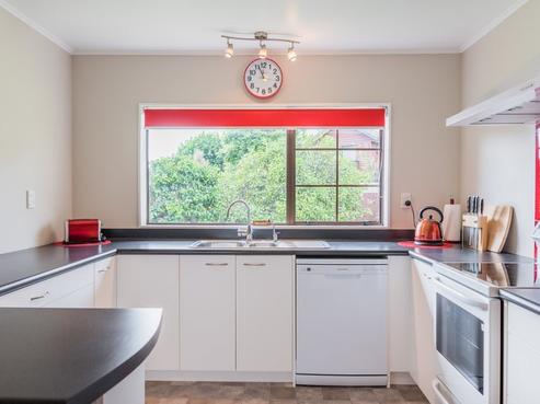 11 Awanui Drive, Waikanae