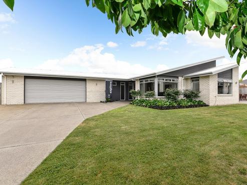 28 Langdale Court, Huntington