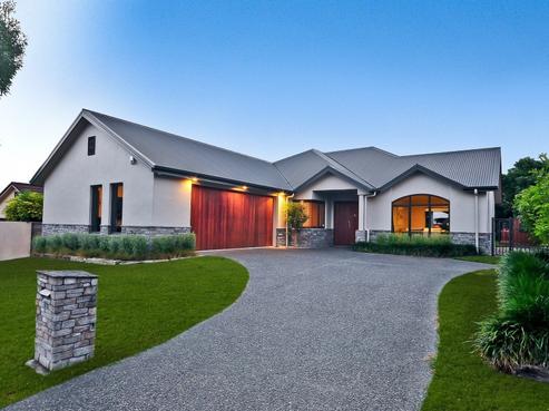 35 Huntington Drive, Huntington