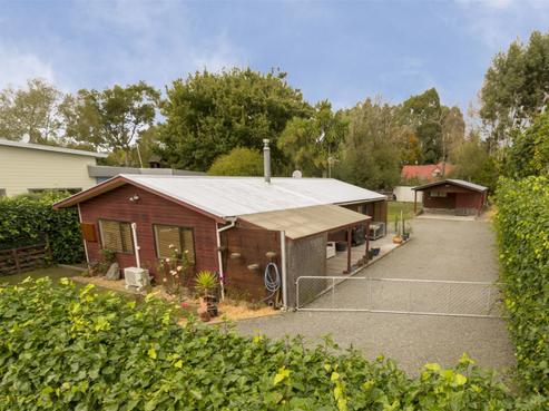 17 Queens Avenue, Waikuku Beach