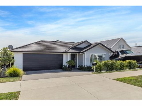 22 Outlook Terrace, Silverdale