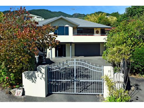 19 Idesia Grove, Richmond