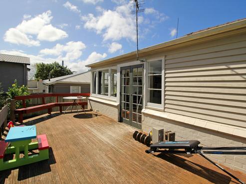 1499 Great North Road, Waterview