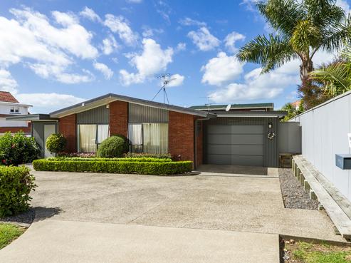 1/2 Pierce Road, Milford