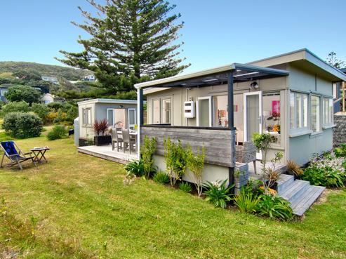 133 Marine Parade North, Piha