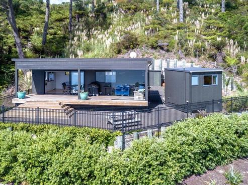 12 Christine Terrace, Hahei
