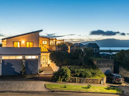 176 Weggery Drive, Waikanae Beach