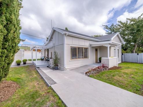 102 Fox Street, Featherston