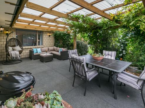 3 Little Oaks Drive, Yaldhurst