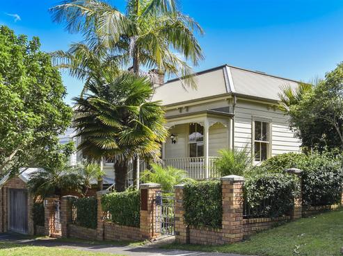 18 Ewen Alison Avenue, Devonport
