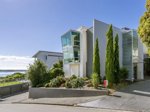 10 Inverness Lane, Redcliffs