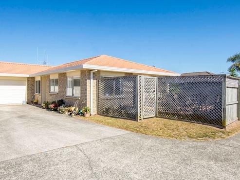 18 Lamia Grove, Papamoa