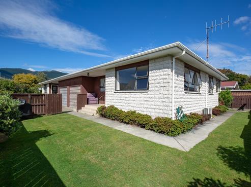 2/1 Byron Place, Stoke