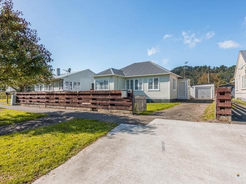 1258 High Street, Taita