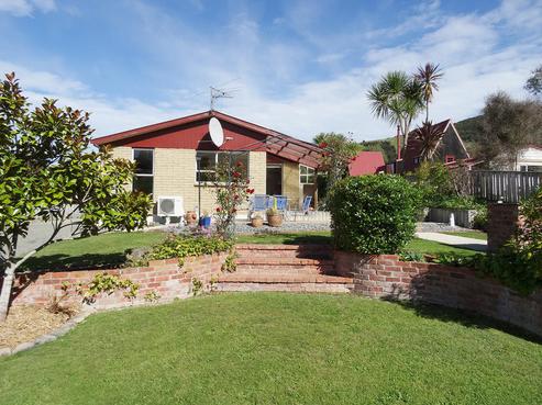 124 Hall Road, Sawyers Bay