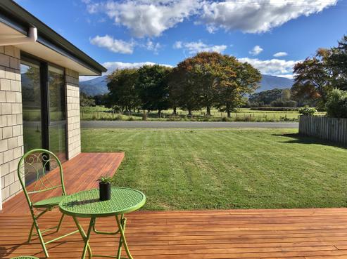 1 Arapeta Place, Takaka