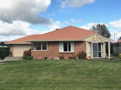 6 Reynolds Drive, Glenview