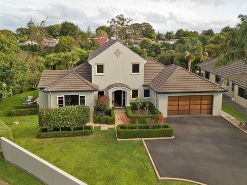 10 Takapu Place, Huntington