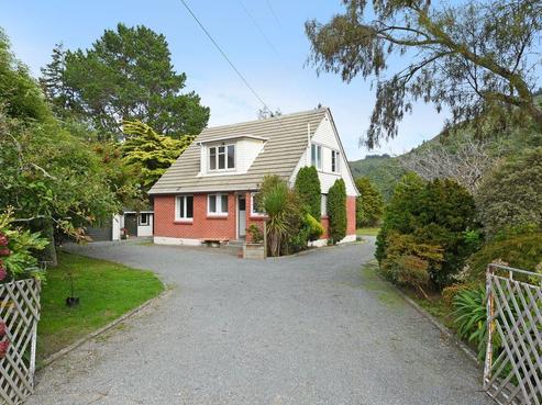 12 Waimarama Grove, Birchville