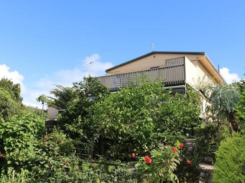 22 Beatty Parade, Surfdale