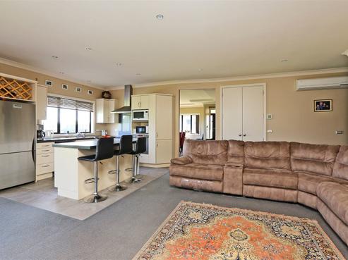30 Heynes Place, Clive
