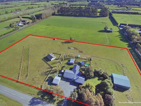 295 Plaskett Road, Fernside