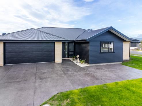 73 Sunline Avenue, Lincoln
