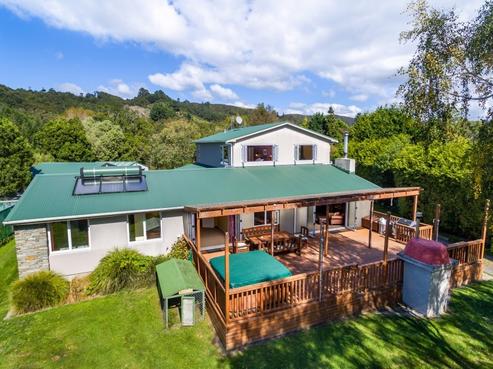 160 Katherine Mansfield Drive, Whitemans Valley
