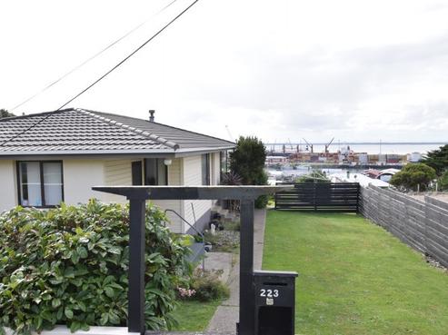 223 Foyle Street, Bluff