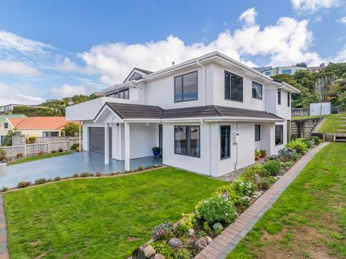 77 Redvers Drive, Belmont
