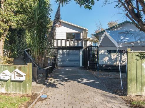 7 Ross Grove, Paraparaumu