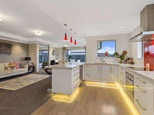 1 Huntingdon Drive, Fernside