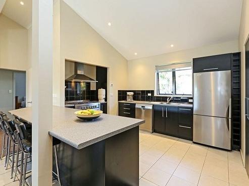 93 Northwood Avenue, Mahora