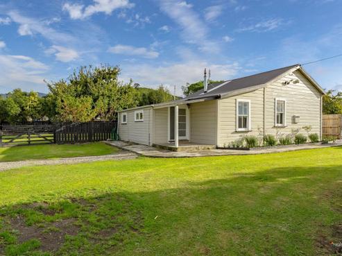 42 Revans Street, Featherston
