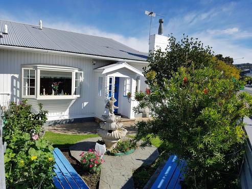 96 Knights Road, Central Hutt