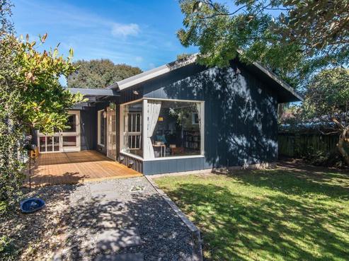 12 Herbert Avenue, Raumati South