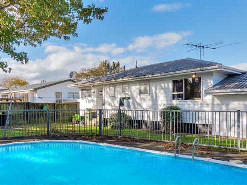 6 Chibnall Place, Conifer Grove