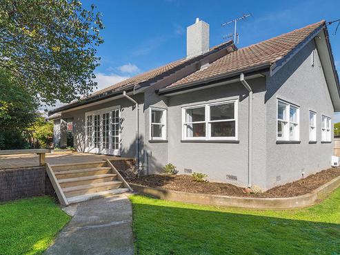 42 Sunset Road, Mangakakahi