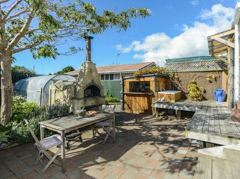 11 Shrimpton Road, Haumoana
