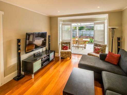 160 Kings Crescent, Central Hutt