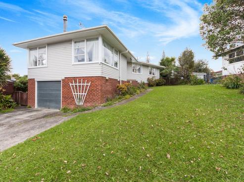 10 Thornlow Street, Glendene