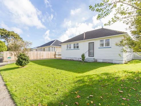 13 Barton Grove, Naenae