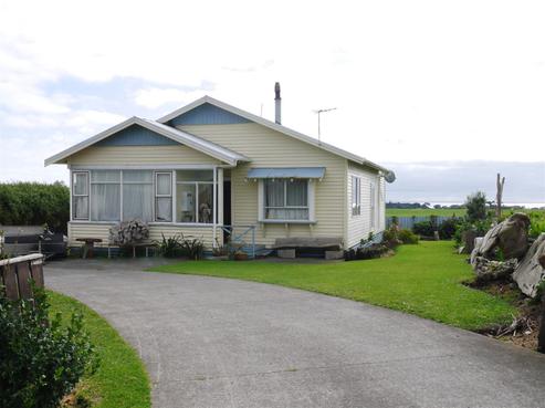 7251 South Road, Okato