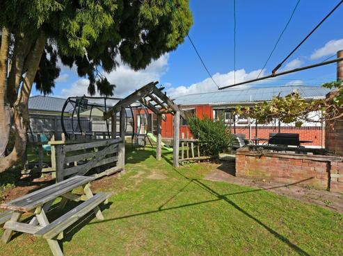 2/25A Ward Street, Trentham