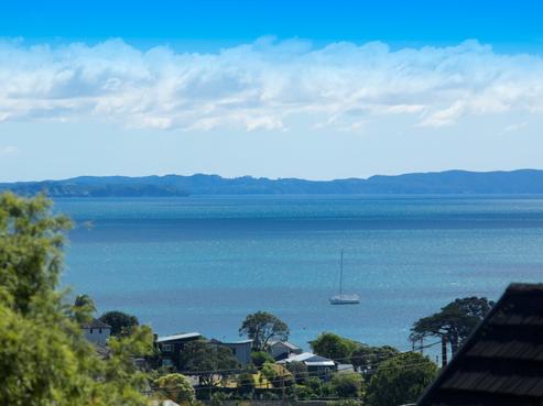 2 Totara Road, Stanmore Bay