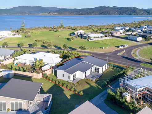 123 Harbour Drive, Matarangi