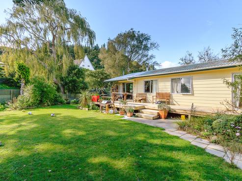 12 Edmund Lomas Grove, Birchville