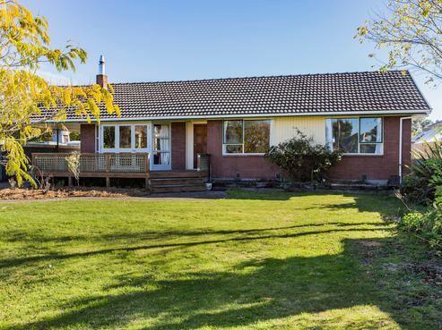 15 Pembertons Road, Sefton