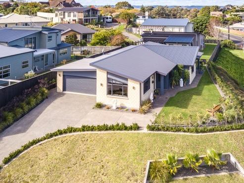 2 Lithgow Drive, Otamatea