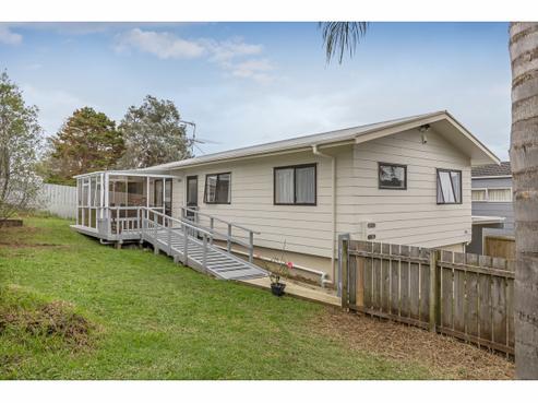 21A Levesque Street, Birkdale